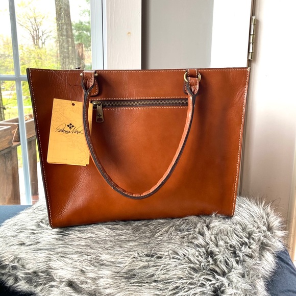 NWT elegant Patricia Nash genuine leather tote - Picture 3 of 11